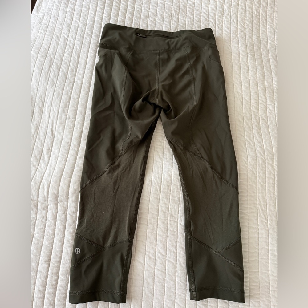 Like new lululemon pace rival crop dark green leggings 6 - Picture 5 of 5